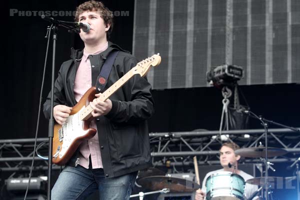 SURFER BLOOD - 2013-08-25 - SAINT CLOUD - Domaine National - Scene de la Cascade - 